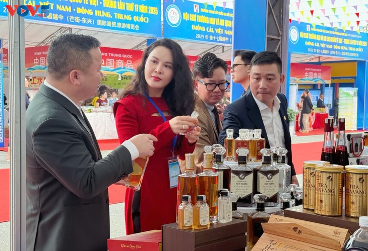 ຊຸກ​ຍູ້​ການ​ຮ່ວມ​ມື​ເສດ​ຖະ​ກິດ​ເຂດ​ຊາຍ​ແດນ ຫວຽດ​ນາມ-ຈີນ - ảnh 1