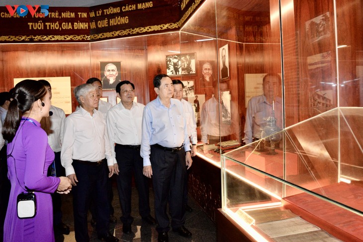 NA Chairman attends inauguration of memorial to Party leader Le Duan - ảnh 1