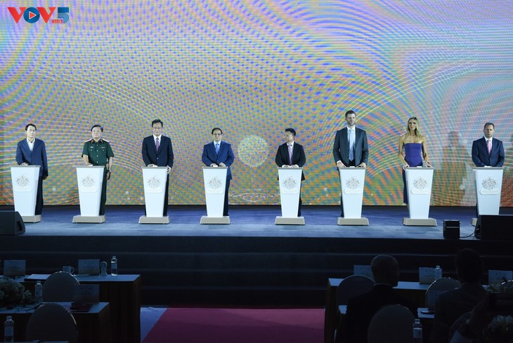 Премьер-министр присутствовал на церемонии закладки фундамента комплексного проекта Кхоайтяу провинции Хынгйен  - ảnh 1