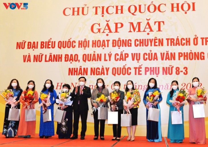  Nữ đại biểu góp phần tích cực vào đổi mới hoạt động của Quốc hội - ảnh 2