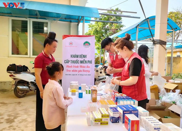 “Hành trình nhân đạo - Trao nhận yêu thương” với nhiều hoạt động ý nghĩa tại Điện Biên - ảnh 2