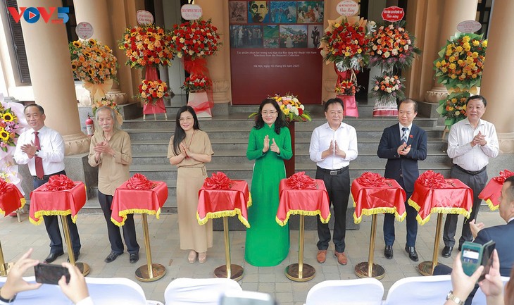 Khai mạc triển lãm chuyên đề “Hồ Chí Minh trong nghệ thuật tạo hình” - ảnh 1