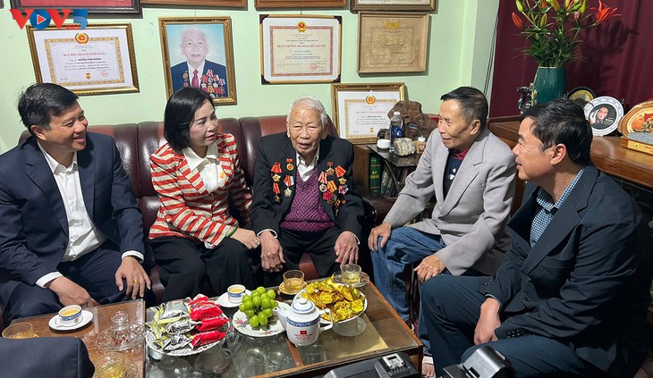 Đảng, Nhà nước và nhân dân luôn ghi nhớ công lao của các gia đình người có công - ảnh 2