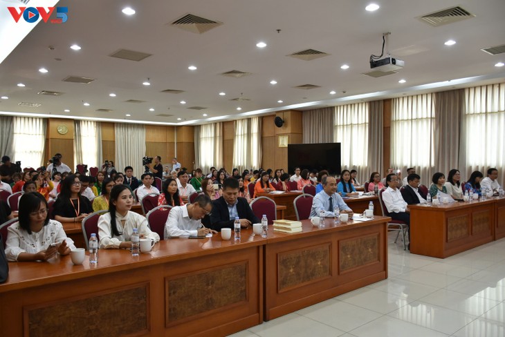 Khai giảng khóa tập huấn giảng dạy tiếng Việt dành cho giáo viên kiều bào 2025 - ảnh 1