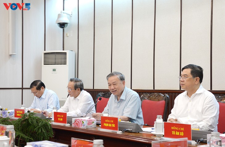 Tổng Bí thư Tô Lâm chủ trì cuộc họp triển khai Nghị quyết 71 của Bộ Chính trị về đột phá phát triển Giáo dục đào tạo  - ảnh 2