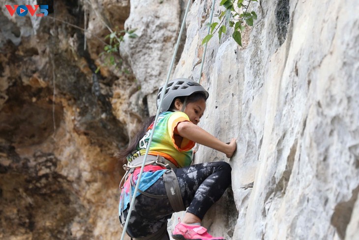 Hữu Liên (Lạng Sơn) - điểm đến yêu thích của những người leo núi thể thao - ảnh 5