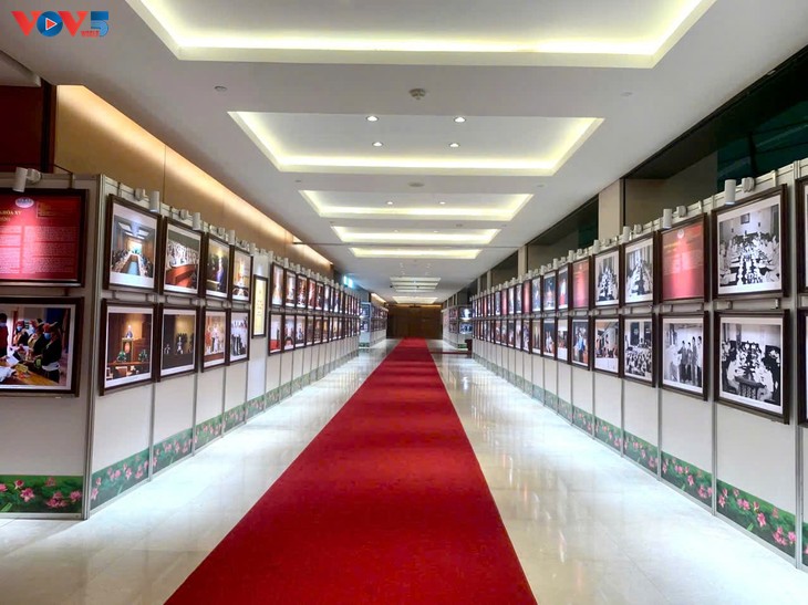 Triển lãm “80 năm Quốc hội Việt Nam đồng hành cùng dân tộc” - ảnh 2