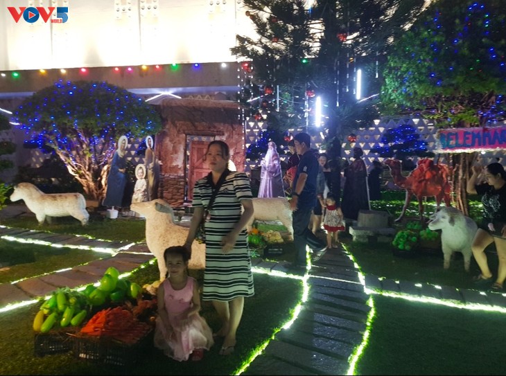 Nhà thờ Chánh tòa Long Xuyên, công trình kiến trúc Công giáo đặc sắc - ảnh 2