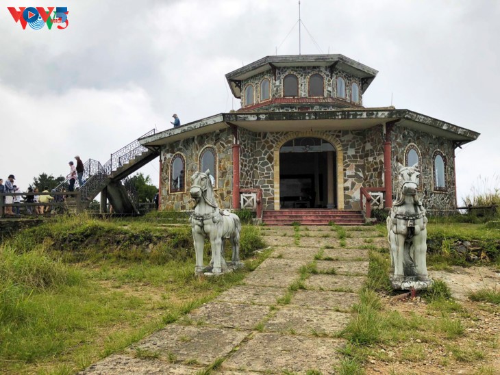 កំពូលភ្នំ Bach Ma នាសរទរដូវស្រស់ស្អាតដូចឋានសួគ៏  - ảnh 3