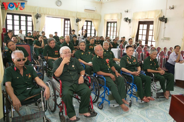 មជ្ឈមណ្ឌលថែទាំយុទ្ធជនពិការ Duy Tien - កន្លែងបន្ធូរស្រាលការឈឺចាប់នៃសង្គ្រាម - ảnh 11