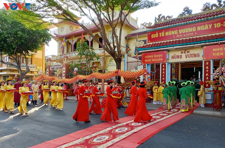 ពិធីបុណ្យខួបស្តេចហុងត្រូវបានប្រារព្ធឡើងនៅតាមតំបន់ជាច្រើន - ảnh 2