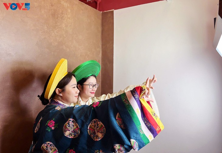 Hanoism – ប៉ះដល់​វប្បធម៌វៀតណាម តាម​រយៈ​ផ្ទាំង​រូបភាព - ảnh 8