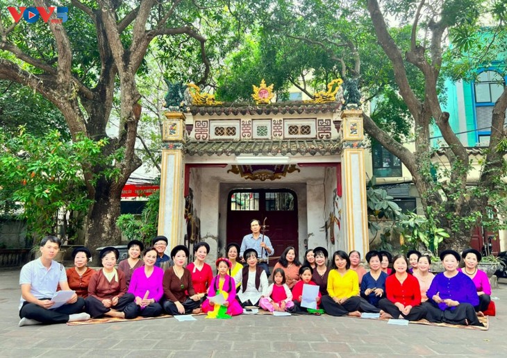 សិល្បការិនីឆ្នើម Thuy Dat - អ្នកថែរក្សាសិល្បៈវប្បធម៌ប្រជាប្រិយ - ảnh 1