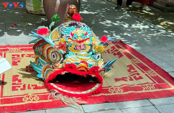 ខេវិនវឿង៖ កូនប្រុសម្នាក់រស់នៅឆ្ងាយពីស្រុកកំណើត តាំងចិត្ត ជួសជុលឡើងវិញក្បាលតោបុរាណ - ảnh 2