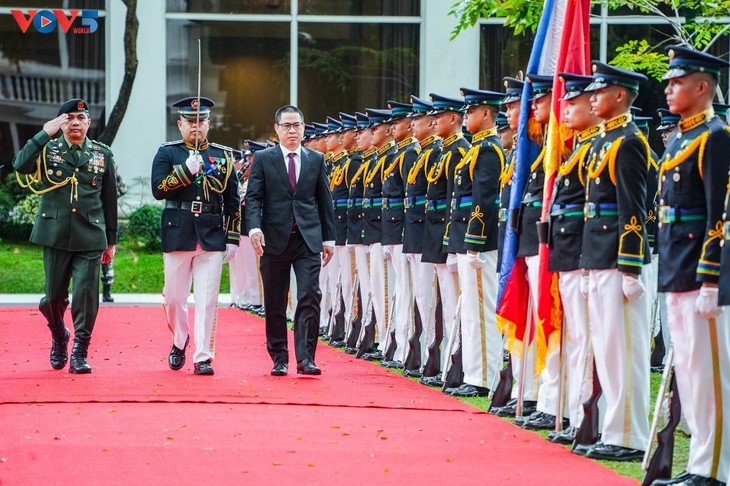 Đại sứ Lại Thái Bình trình Quốc thư lên Tổng thống Philippines Ferdinand Romualdez Marcos Jr. - ảnh 1