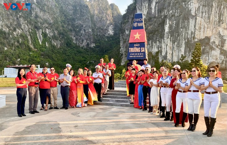 Nhịp cầu nghĩa tình: Kiều bào châu Âu và Hải quân Nhân dân Việt Nam - ảnh 1