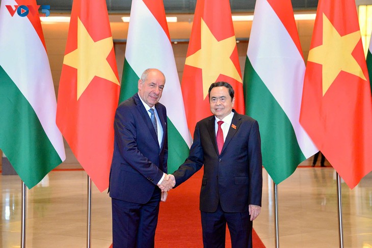 Chủ tịch Quốc hội Trần Thanh Mẫn hội kiến Tổng thống Hungary - ảnh 1