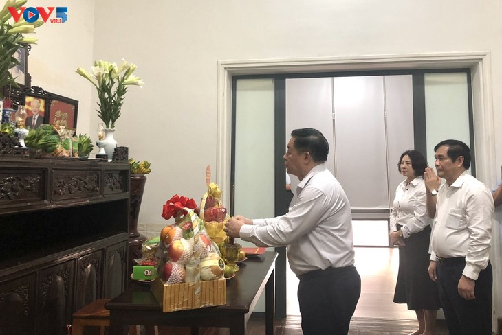 Trưởng ban Tuyên giáo và Dân vận Trung ương Nguyễn Trọng Nghĩa thăm và chúc mừng các nhà báo lão thành - ảnh 1