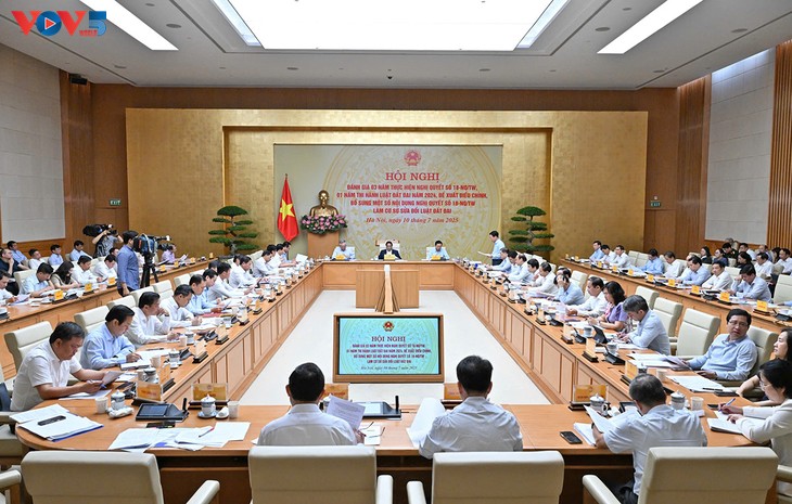 Thủ tướng Phạm Minh Chính chủ trì Hội nghị đánh giá về Luật đất đai - ảnh 2