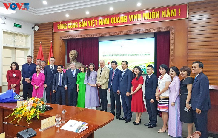 Huyền thoại golf thế giới Gregory John Norman tiếp tục được bổ nhiệm Đại sứ du lịch Việt Nam - ảnh 3