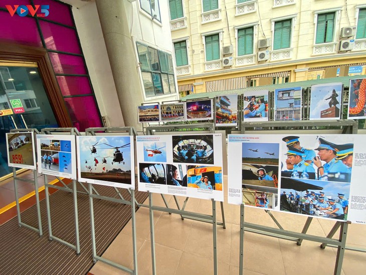 Một Việt Nam đầy tự hào qua hai cuốn sách ảnh “50 năm sức mạnh Việt Nam” và “Thành phố hòa bình, thành phố của chúng ta” - ảnh 2