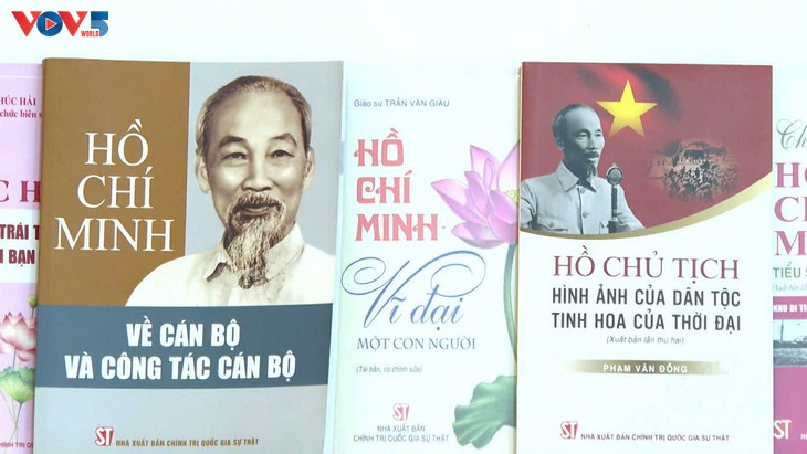 Tủ sách Bác Hồ – Món quà tri thức và tinh thần dành tặng Udon Thani - ảnh 2