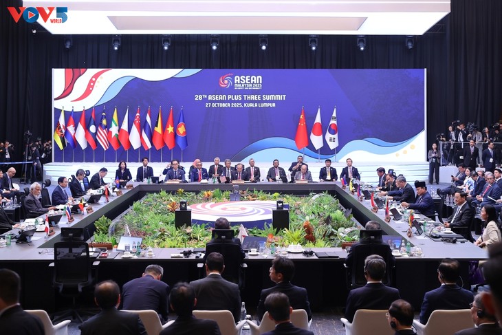 Thủ tướng Phạm Minh Chính dự Hội nghị cấp cao ASEAN với Trung Quốc, Nhật Bản, Hàn Quốc (ASEAN+3) - ảnh 2