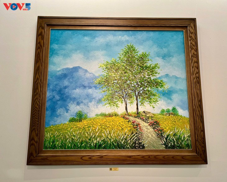 Triển lãm “Không gian mới“: Họa sĩ Nguyễn Minh Sơn đưa chất liệu mới vào tranh phong cảnh Việt Nam - ảnh 2