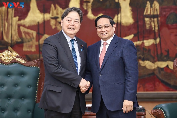 Thủ tướng Phạm Minh Chính tiếp Bộ trưởng Nội vụ và Truyền thông Nhật Bản - ảnh 1