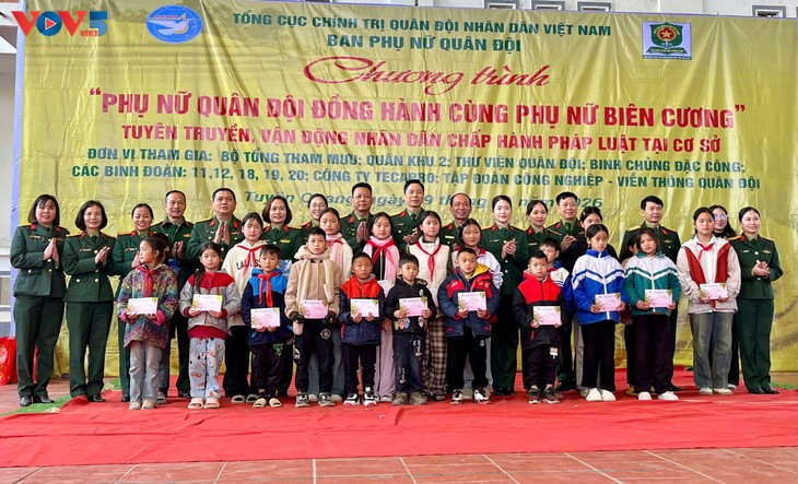 Ấm áp chương trình “Phụ nữ Quân đội đồng hành cùng phụ nữ biên cương” tại Xín Mần, tỉnh Tuyên Quang - ảnh 5