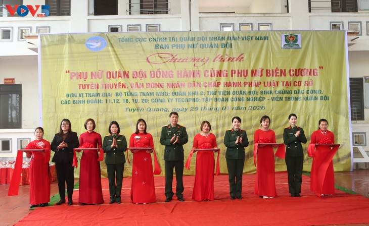 Ấm áp chương trình “Phụ nữ Quân đội đồng hành cùng phụ nữ biên cương” tại Xín Mần, tỉnh Tuyên Quang - ảnh 2