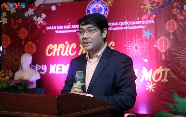 Sinh viên Việt Nam tại Campuchia vui đón Tết cổ truyền dân tộc - ảnh 2