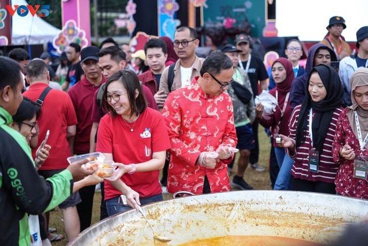 Lễ hội Tết Nguyên đán 2026 tại Indonesia: Lập kỷ lục thế giới về món ăn truyền thống được phục vụ - ảnh 1