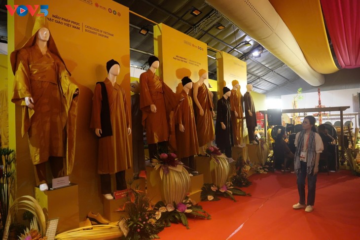 เปิดงานนิทรรศการวัฒนธรรมพุทธศาสนาเวียดนาม - ảnh 1