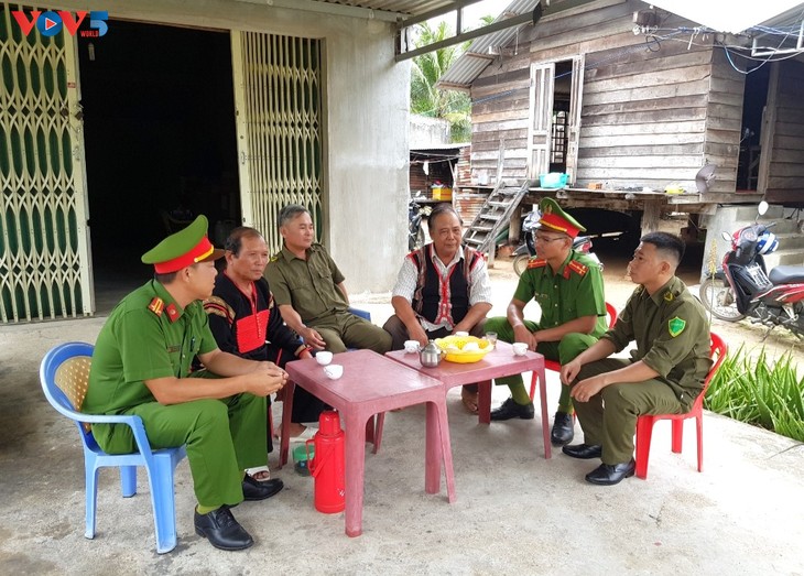 อำเภอฟู้เถียน จังหวัดยาลายส่งเสริมบทบาทของผู้ที่ได้รับการนับถือ - ảnh 2