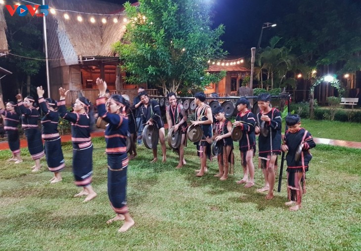 Ksor Plit – ตัอย่างนักธุรกิจสตาร์ทอัพดีเด่นในตำบลเบี๋ยนโห่ จังหวัดยาลาย - ảnh 2