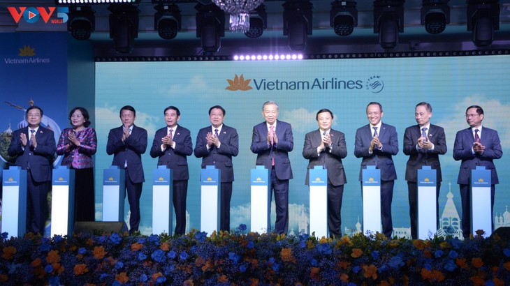 Party chief attends inauguration of Hanoi – Moscow direct flight - ảnh 1