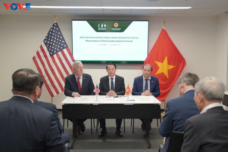 Vietnam signs agricultural import agreements worth 3 billion USD with the US - ảnh 1