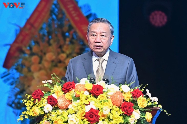 Party leader attends 95th anniversary of Vietnam Women's Union - ảnh 1