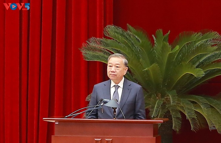 Party leader urges placing national interests above all in fight against corruption, wastefulness - ảnh 2