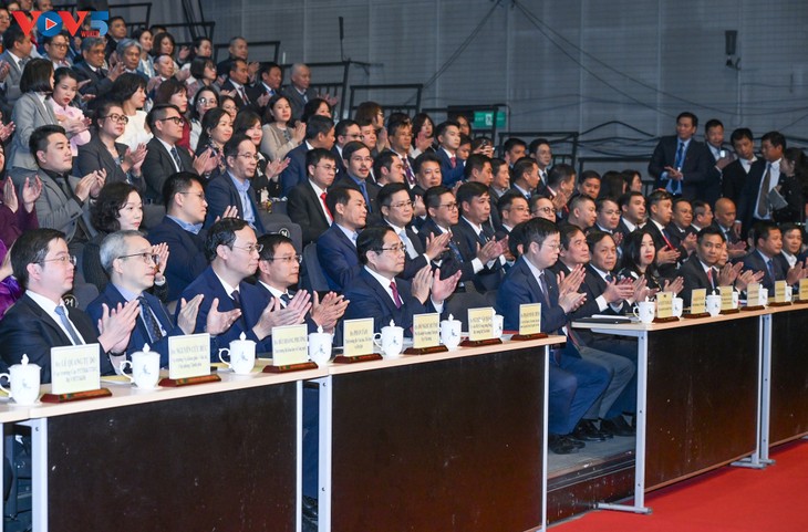 Prime Minister urges VTV to enhance professionalism, promote its brand - ảnh 2