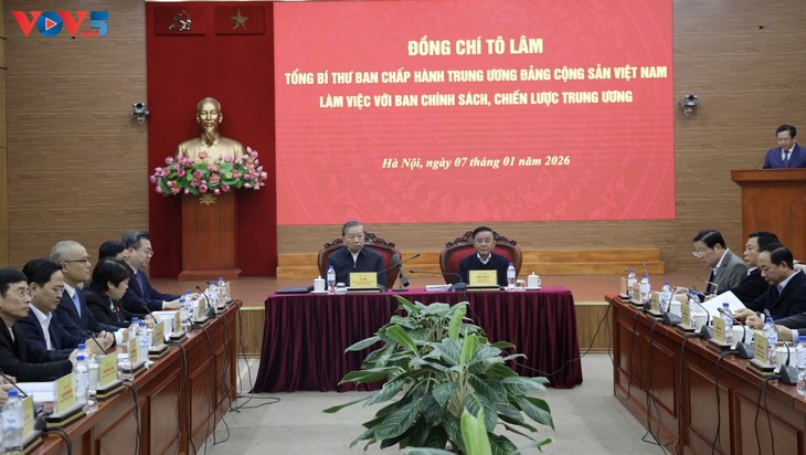 Party chief highlights importance of science, technology-driven development model - ảnh 1