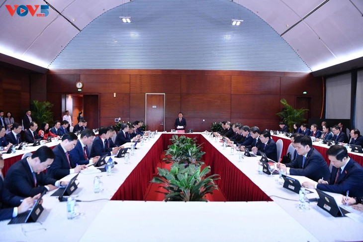 14th National Party Congress holds plenary discussions on Congress documents - ảnh 1