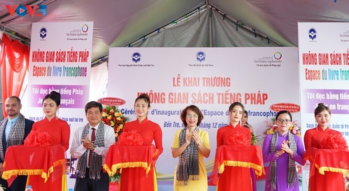 Khai trương không gian sách tiếng Pháp tại tỉnh Bến Tre - ảnh 1