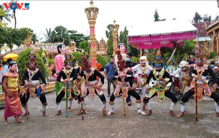 La pagoda Chroi Tansa, obra emblemática de la cultura jemer en Tra Vinh - ảnh 2