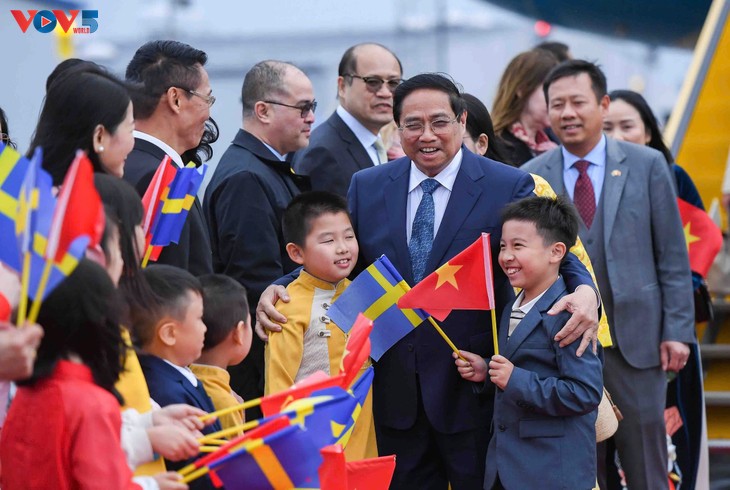El Primer Ministro de Vietnam inicia visita oficial a Suecia - ảnh 1