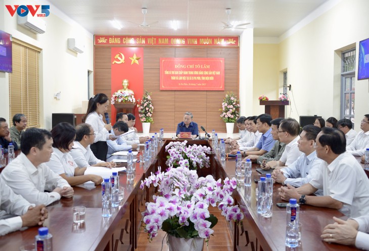 Líder del PCV inspecciona operación de sistema político en Dien Bien - ảnh 1