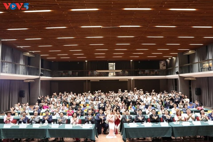 Festival de Jóvenes y Estudiantes Vietnamitas en Europa: un viaje de conexión y aspiración juvenil - ảnh 1