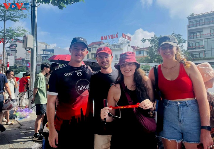 Extranjeros destacan el patriotismo de los vietnamitas en la Gran Fiesta Nacional del 2 de septiembre - ảnh 2