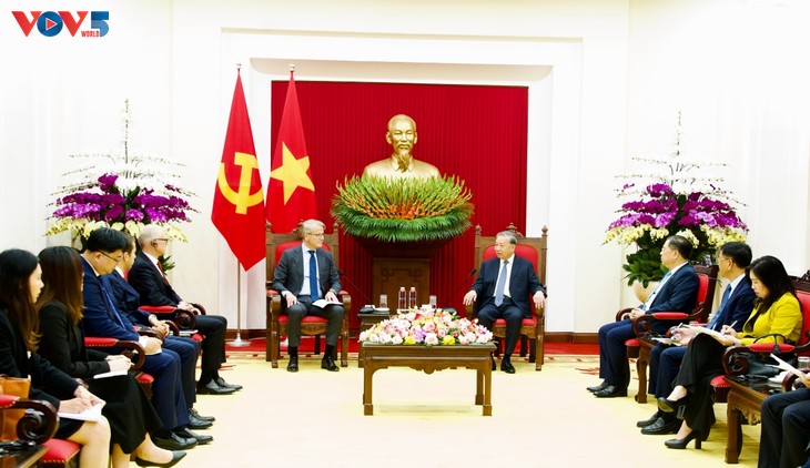Secretario General de Vietnam recibe al director general del Grupo danés  - ảnh 1